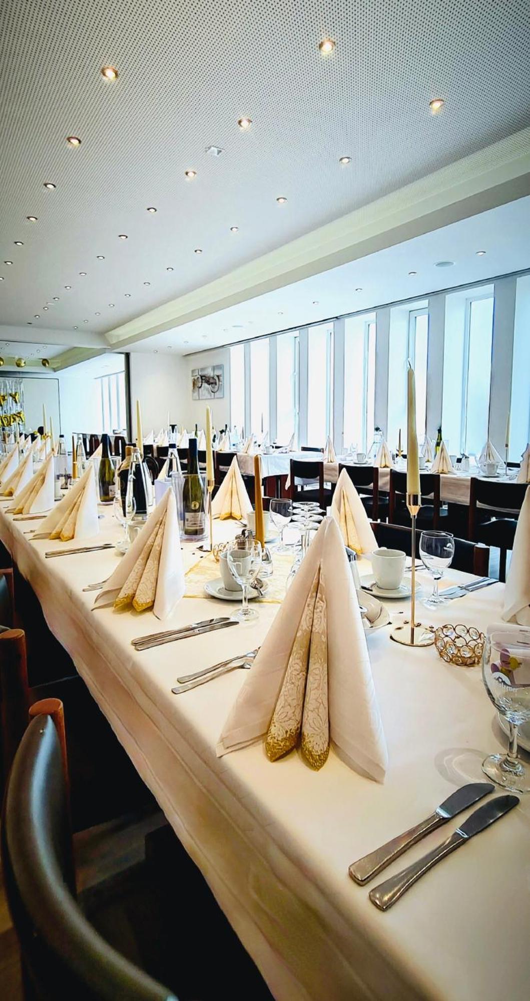Hotel Krone Königsbrunn Екстериор снимка