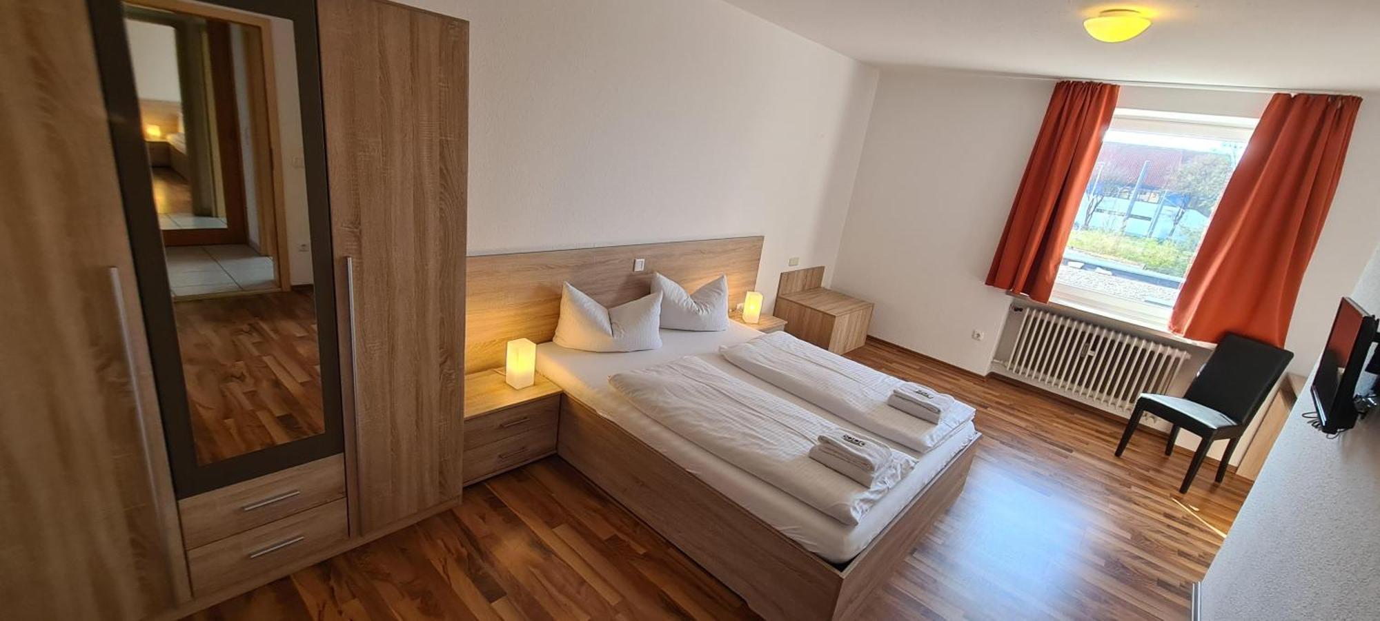 Hotel Krone Königsbrunn Екстериор снимка