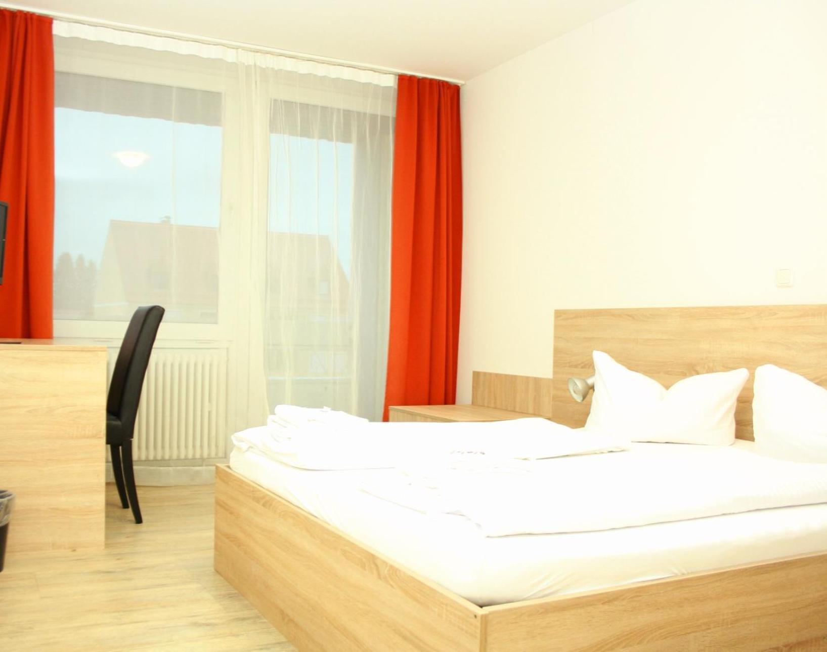 Hotel Krone Königsbrunn Екстериор снимка